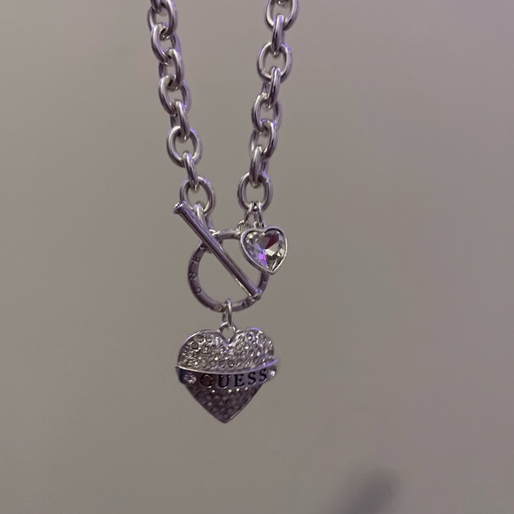 GUESS NECKLACE - Picture 3 of 3